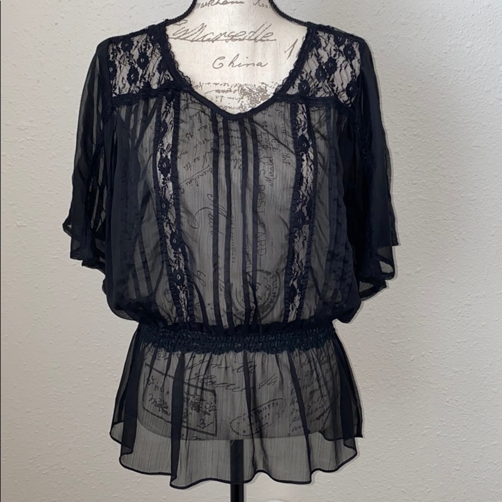 Lace Short Sleeve Shirt Size Medium